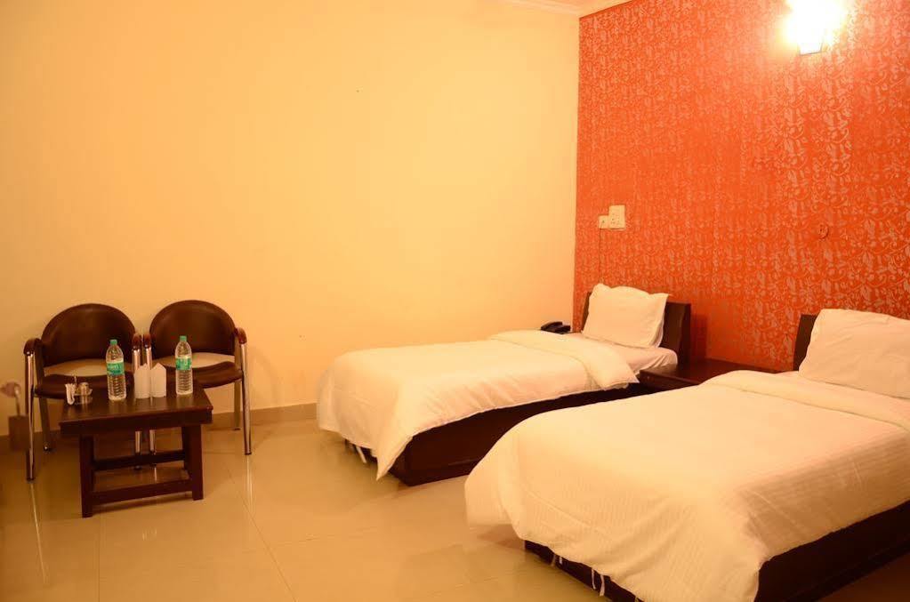 Hotel Le Princess @ Airport Új-Delhi Kültér fotó